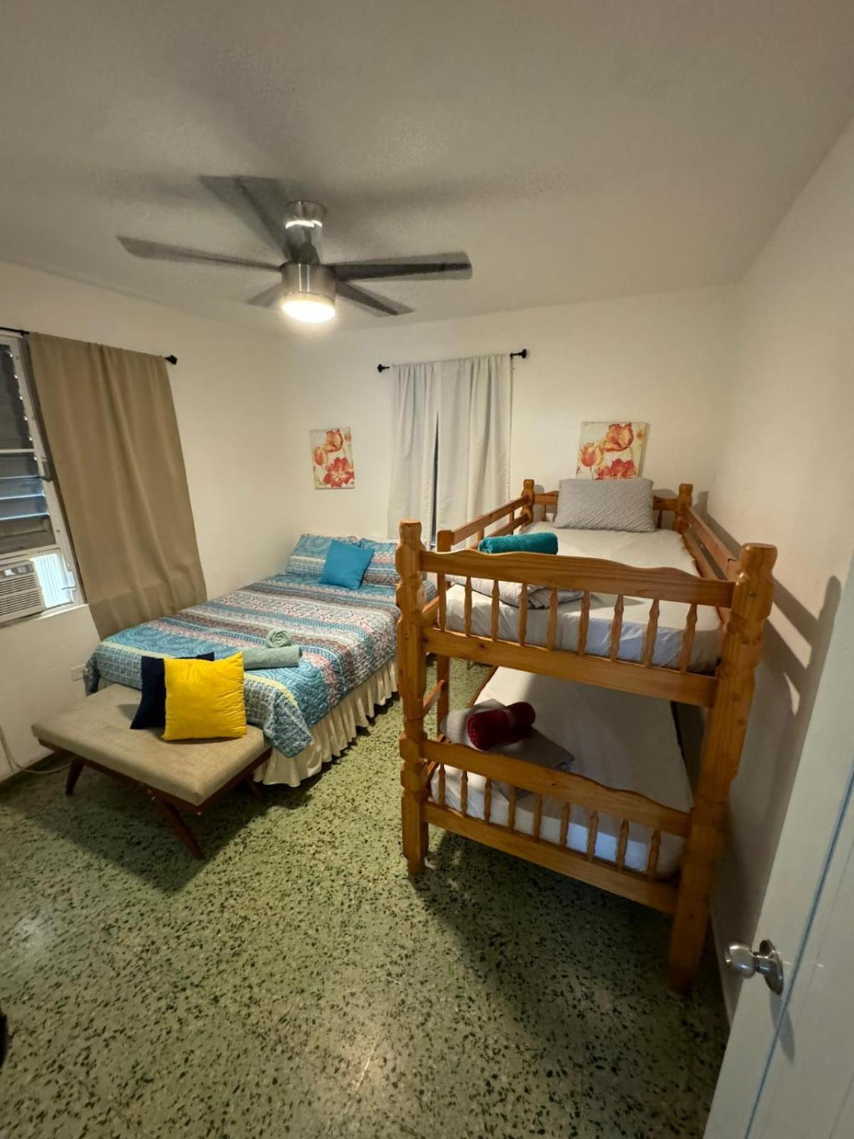 אגואדילה 1A - Large Beach House Near Crash Boat Beach מראה חיצוני תמונה