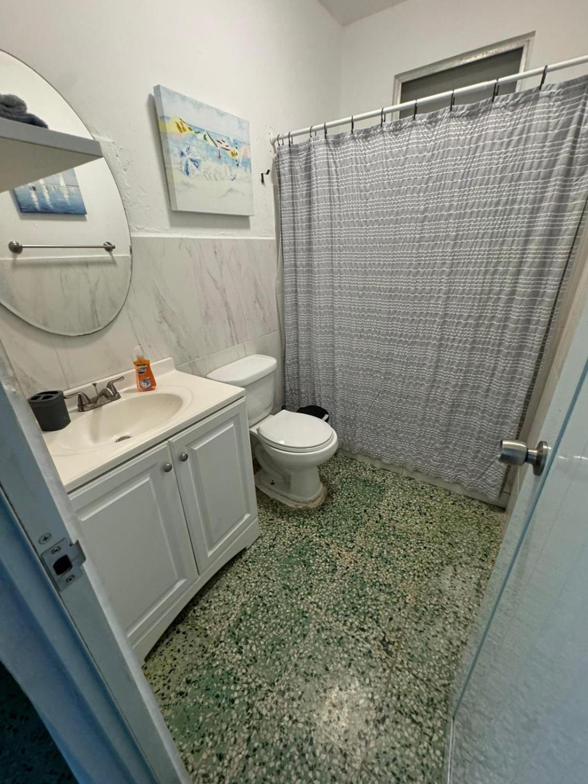 אגואדילה 1A - Large Beach House Near Crash Boat Beach מראה חיצוני תמונה