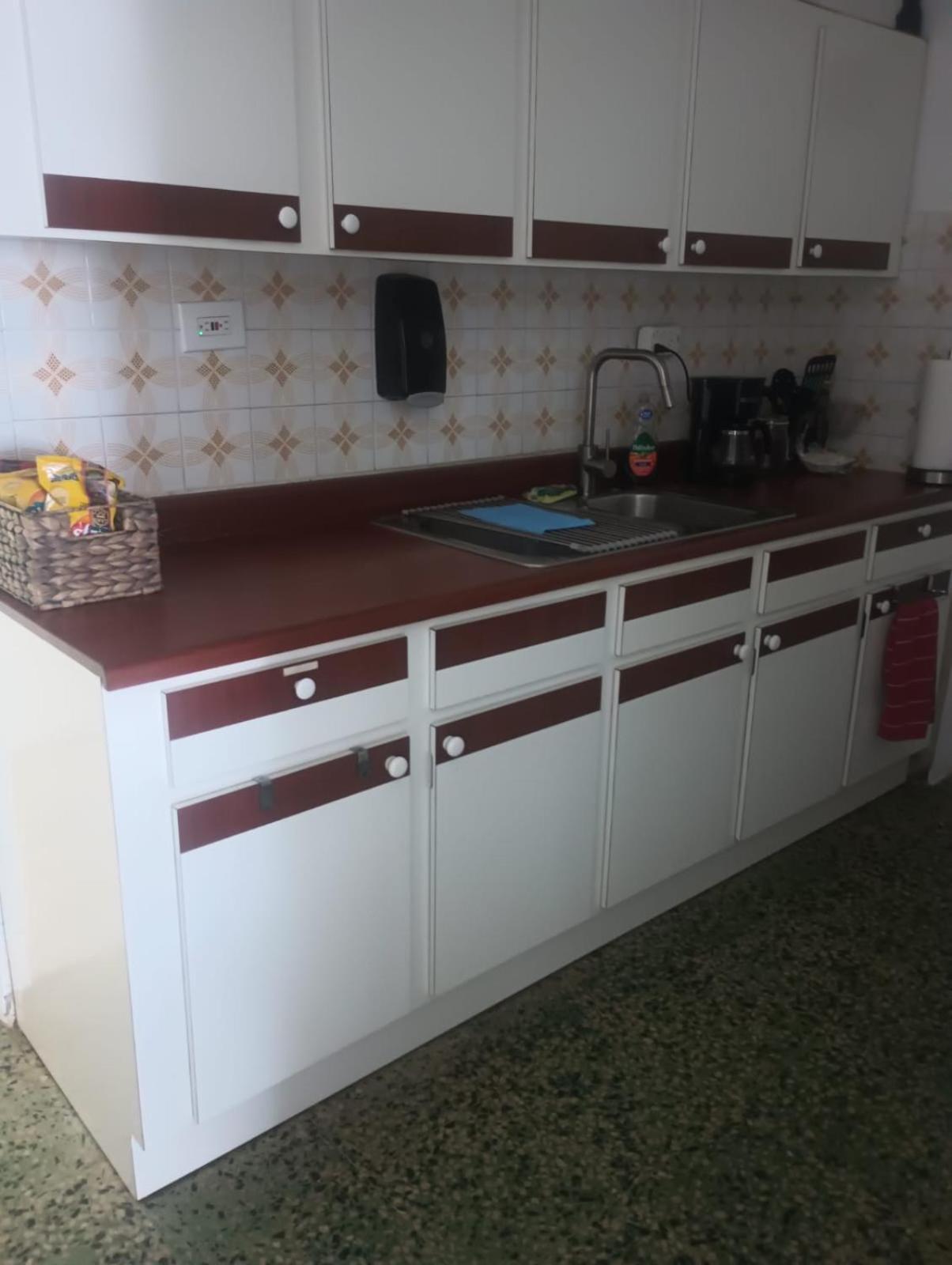 אגואדילה 1A - Large Beach House Near Crash Boat Beach מראה חיצוני תמונה